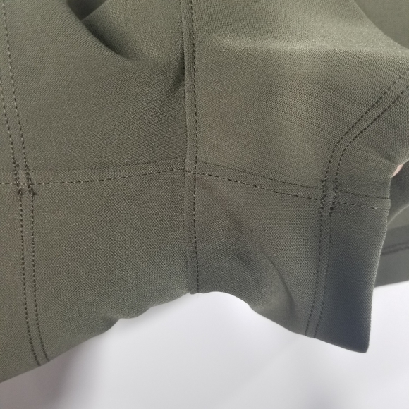 Lululemon On The Fly Short Woven Dark Olive Shorts - Picture 8 of 13